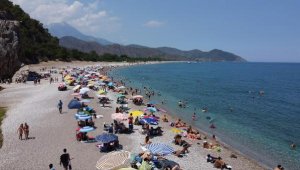 Bayram nüfusu Çıralı'da 30, Olimpos'ta 10 kat arttı