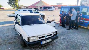 Çalıntı otomobille hırsızlık yaptı, yakalandı