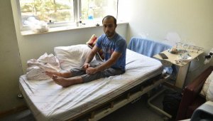 Felç kalıp penceresinin önünde yaşamını sürdüren Erhan'a yardım eli