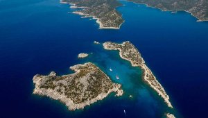 Kekova'da zeytinliklerin satışa çıkarılması 'kaçak yapı' endişesine yol açtı
