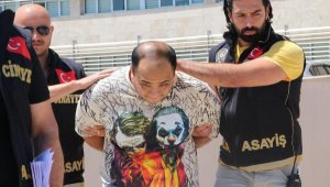 Kız kardeşinin erkek arkadaşını 15 yerinden bıçaklayarak öldürdü