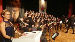 Sezon sonu neşeli türküler
