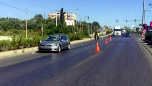 Alanya'da otomobil ile elektrikli scooterin çarpışmasında 1 turist öldü