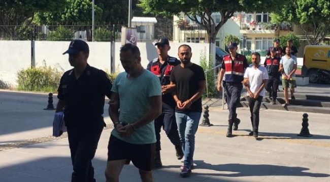 Antalya'da 20 kaçak göçmen yakalandı, 3 organizatör tutuklandı