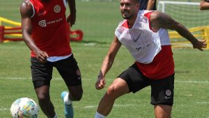 Antalyaspor'da Ömer Toprak ve Ndao şoku