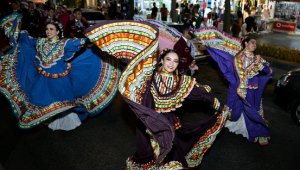 Folklor renkleri Kepez'de buluştu