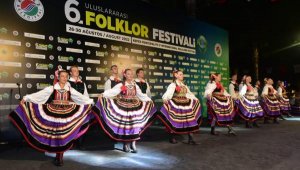 Kepez'de folklor festivaline renkli final