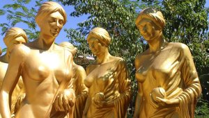 Antalya'da festivalin simgesi 59 Venüs heykeli şehirle buluşmaya hazır