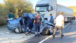 Antalya'da otomobil ile TIR, kafa kafaya çarpıştı: 4 ölü, 1 yaralı