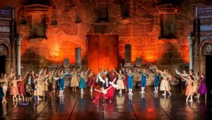 Aspendos'ta bale gecesi