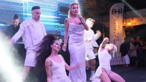 İrem Derici Alanyalıları coşturdu