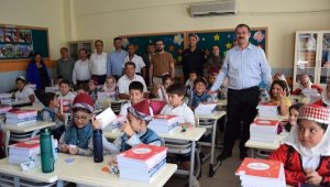 Kumluca'da öğrenciler ders başı yaptı