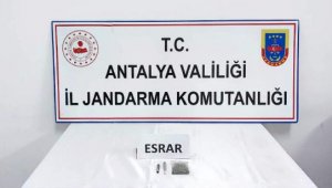Otobüsteki uyuşturucuyu narkotik köpeği buldu