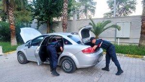 Otomobilde uyuşturucu kullananlara jandarma baskını