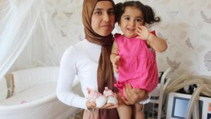 SMA hastası Asel'in annesi: İstediği ayakkabıyı almak bile güzel bir nimetmiş