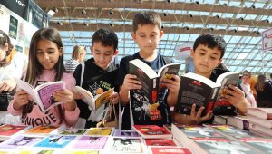 12. Antalya Kitap Fuarı dolu dolu geçiyor