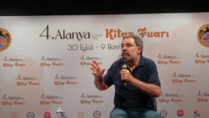 Alanya Kitap Fuarı'nın konuğu Ahmet Ümit oldu