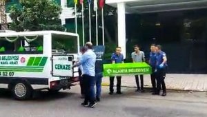 Alanya'da, savcı otel odasında ölü bulundu
