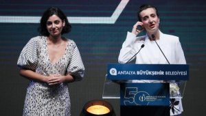 Altın Portakal'da tek yarışan filme, 'En İyi İlk Film' ödülü