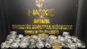 Antalya Polisi'nden uyuşturucu satıcılarına operasyon