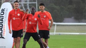 Antalyaspor'da Ndao, sezonun ilk yarısını kapattı