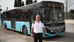 Çocuğu ailesine kavuşturan şoför, bu kez de yolcuyu hastaneye yetiştirdi