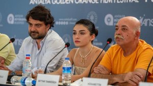 Hazar Ergüçlü, sevgilisinin filminde hem yapımcı hem oyuncu