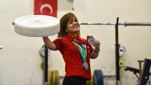 İş ararken şampiyon oldu
