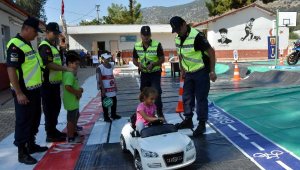 Jandarmadan öğrencilere trafik eğitimi