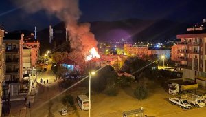 Mahallede korkutan yangın