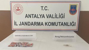 Otomobilde uyuşturucu ele geçirildi