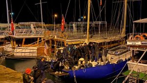 Antalya'da göçmen kaçakçısı 9 kişi, tutuklandı