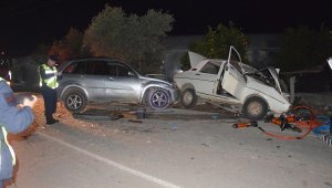 Antalya'da otomobil ile cip çarpıştı: 2 ölü, 3 yaralı