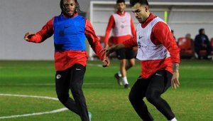 Antalyaspor öne geçtiği maçları kaybetmedi