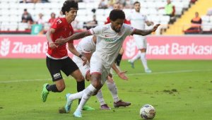 Antalyaspor'da 10 numara giyen bekleneni veremiyor