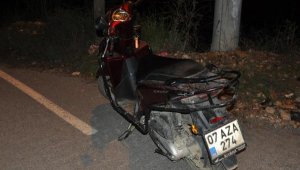 Aracın çarpıp kaçtığı motosikletli yaralandı