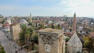 Bakımsızlık tarihi surları 'yeşertti'