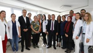 Başkan Böcek, Büyükşehir Sağlık Merkezini ziyaret etti