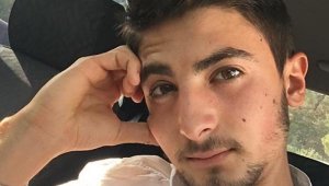 Kamyonetle hafif ticari araç çarpıştı; Berk öldü, 3 kişi yaralı
