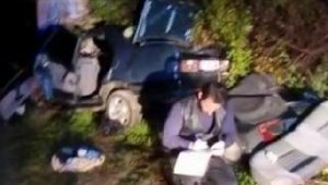 Liselilerin bulunduğu otomobil, atıl haldeki trafo binasına çarptı: 1 ölü