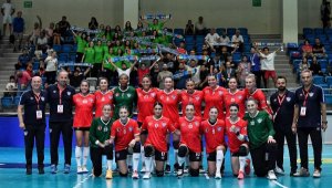 Mavi Kelebekler, 4 günde 2 zorlu maça çıkıyor