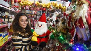 'Noel Baba' kostüm fiyatları geçen yıla göre 2 kat arttı