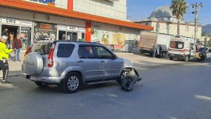 Ambulansla otomobil çarpıştı