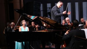 Antalya Piyano Festivali'nde senfoni gecesi