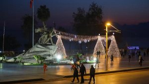 Antalya yeni yıla ışıl ışıl giriyor