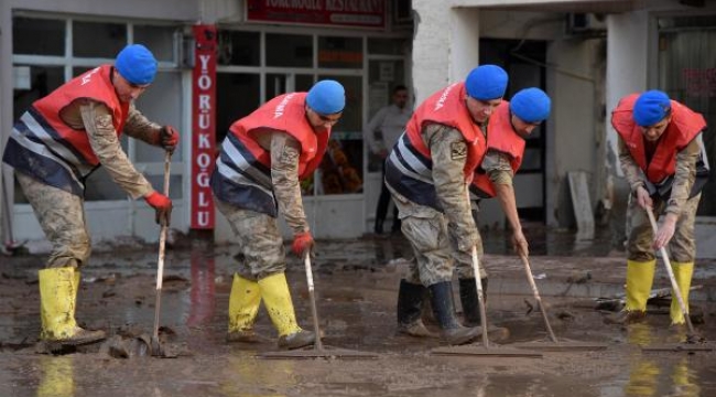 Antalya'da selin yaraları sarılıyor