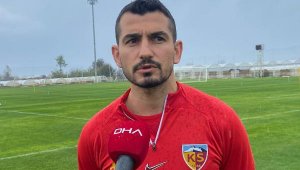 Emrah Başsan: Hocamız adı gibi çağdaş bir futbol oynatıyor