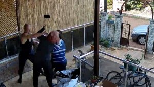 Ev sahibinin kiracı kadına saldırısı kamerada
