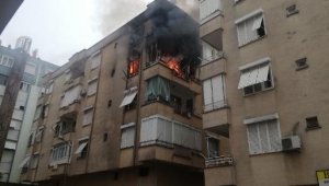 Evinin yandığını görünce fenalık geçirdi