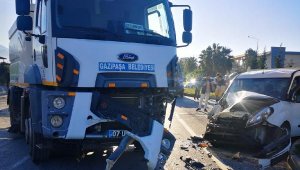 Gazipaşa'da kaza: 3 yaralı
